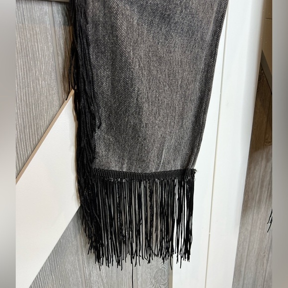 B7.6 Nasty Girl Fringe Cropped High Waisted Jeans US 2 - Picture 5 of 14